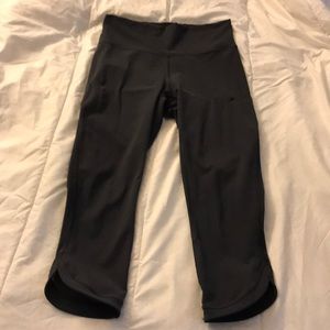 Lululemon grey crops